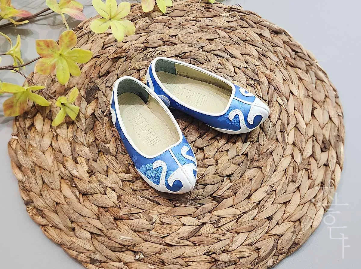 Traditional Baby Boy Hanbok Shoes in Blue & White