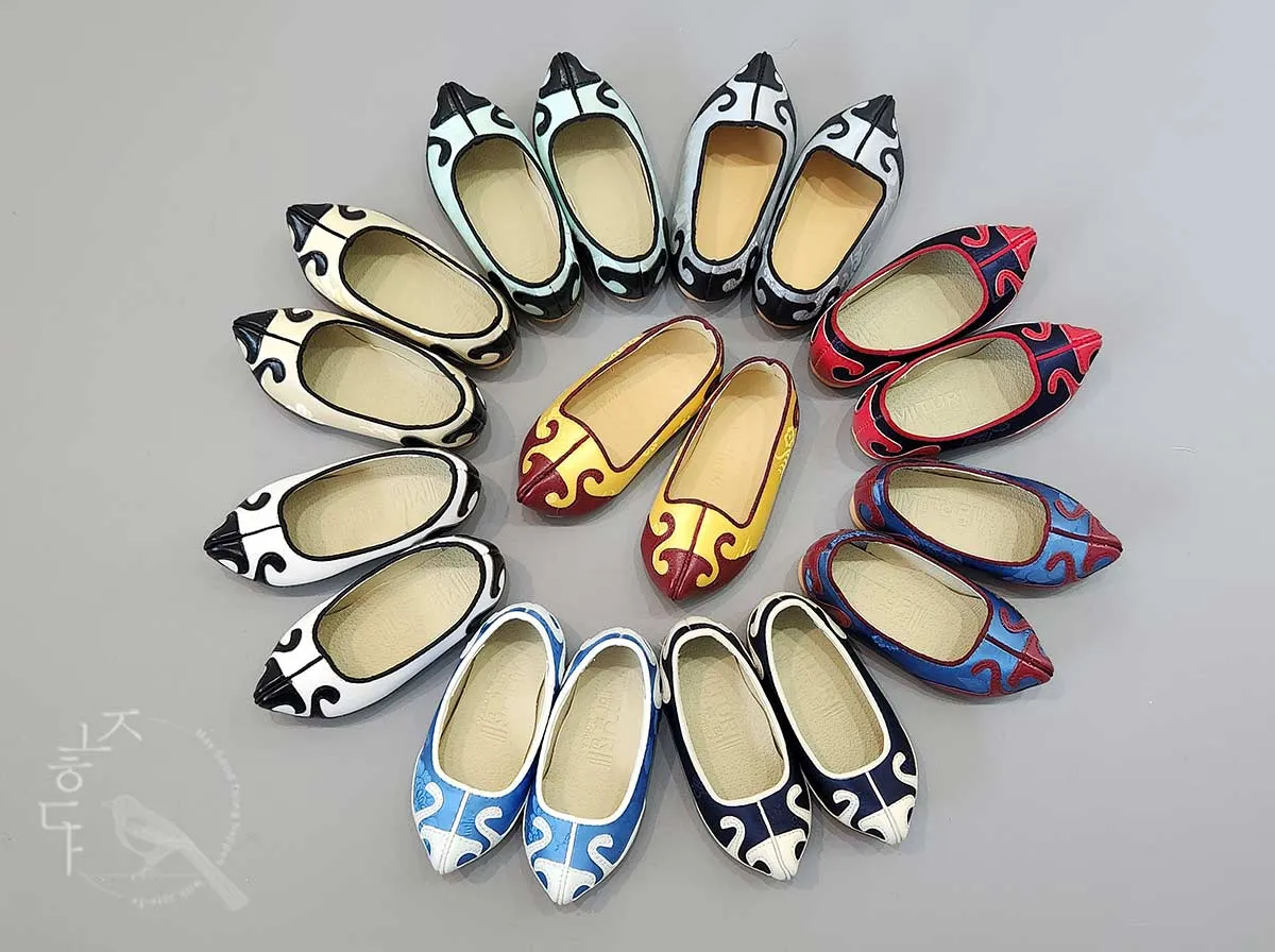 Traditional Baby Boy Hanbok Shoes in Blue & White